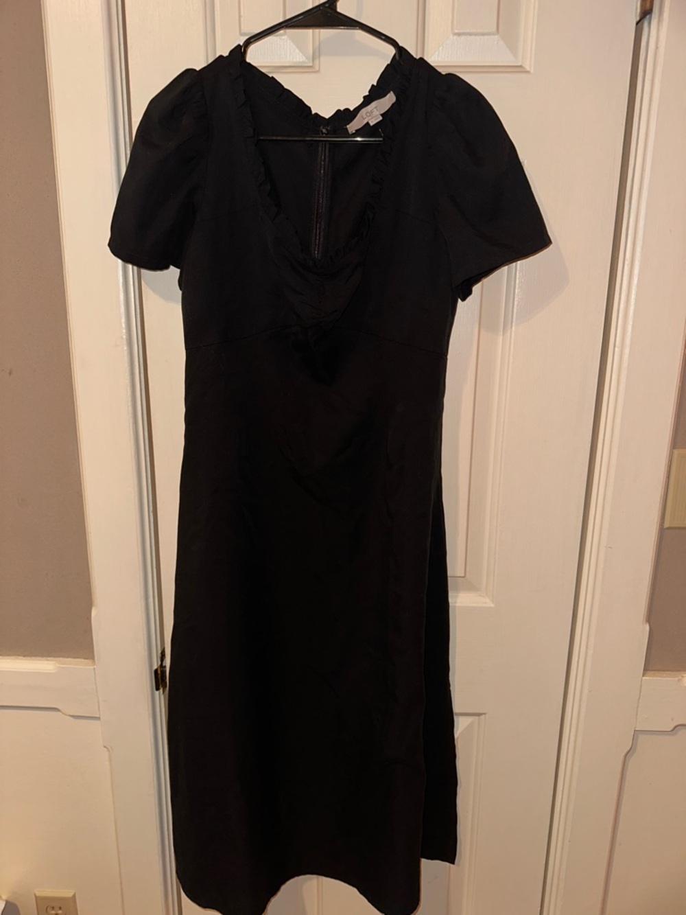 LOFT Black Midi V‑Neck Puff Sleeve Dress
